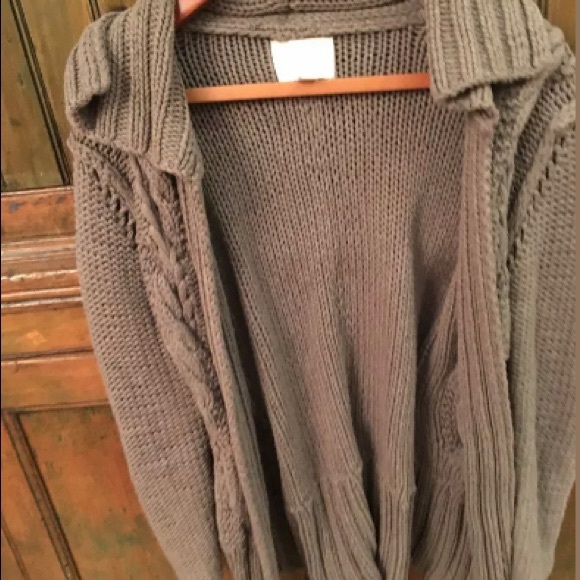 Banana Republic Soft Belted Cable Knit Sweater (M) - Picture 4 of 6